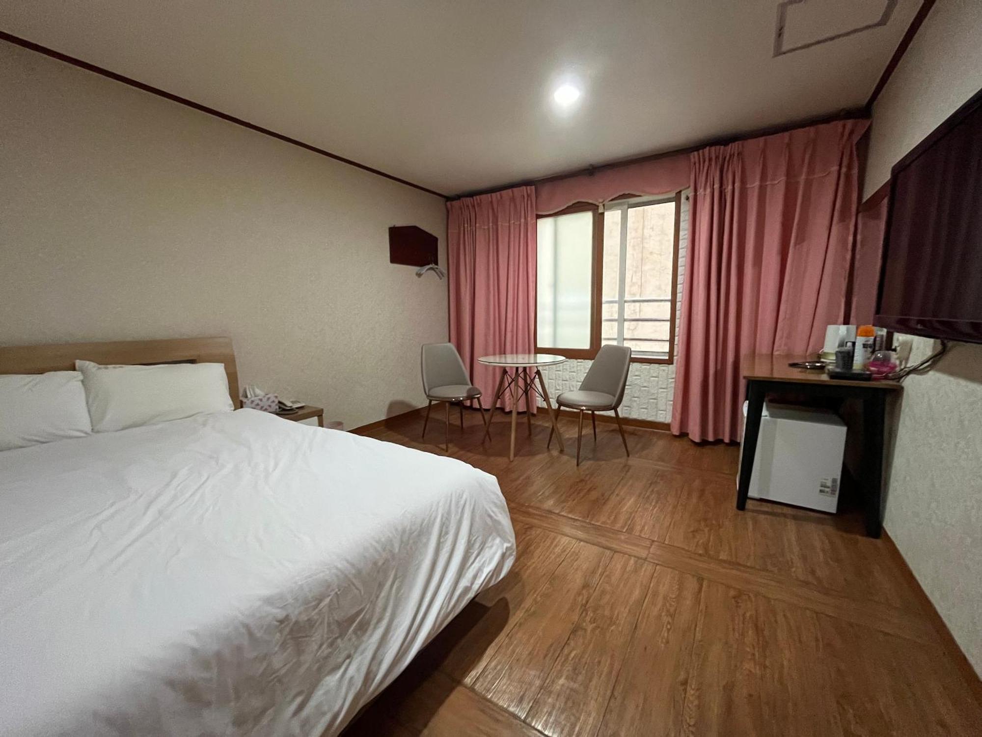 Oreum Motel Jeju Exterior photo
