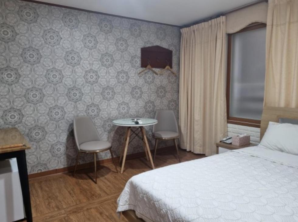 Oreum Motel Jeju Exterior photo