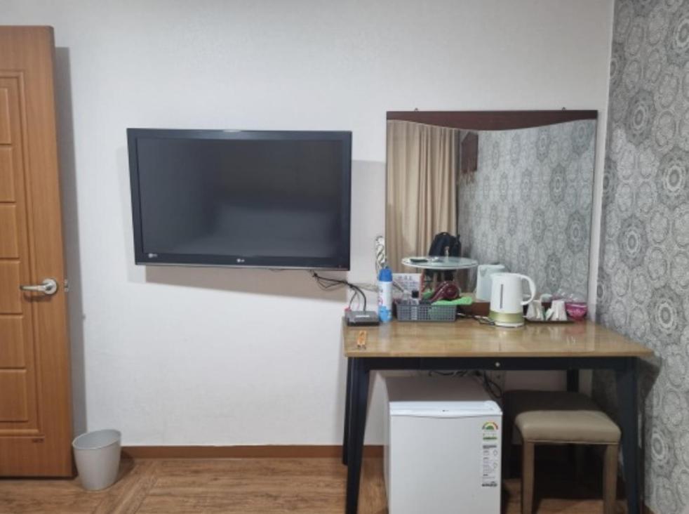 Oreum Motel Jeju Exterior photo